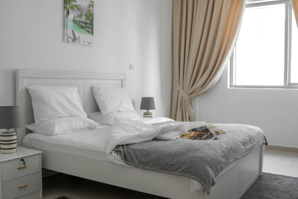 Best 2 Bedroom Apartment Beach Front Abu Dhabi Exteriör bild
