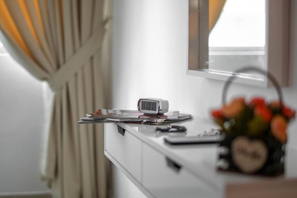 Best 2 Bedroom Apartment Beach Front Abu Dhabi Exteriör bild
